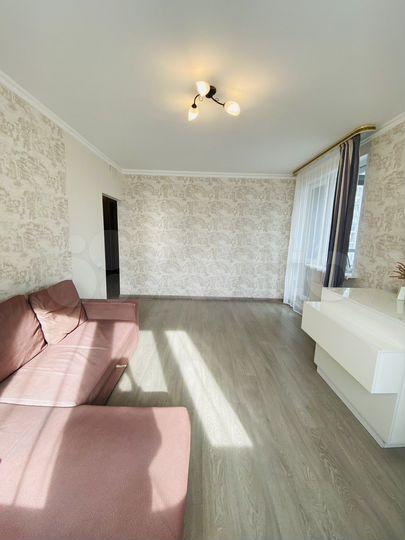2-к. квартира, 60 м², 10/16 эт.