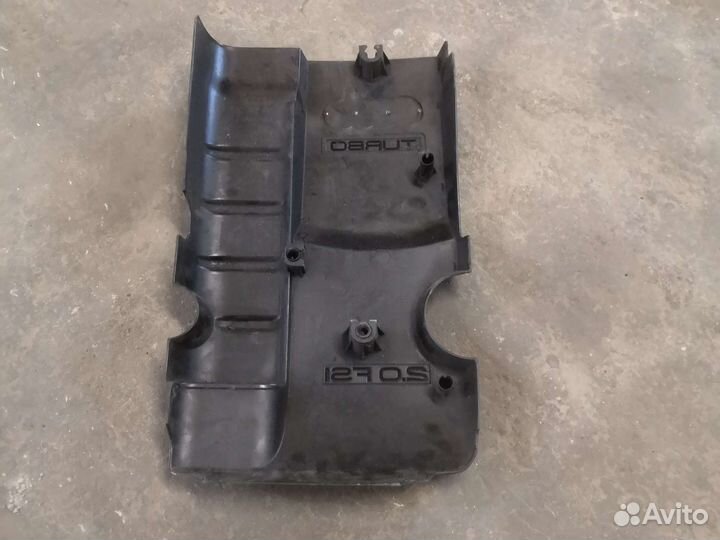 Крышка декоративная 2.0 tfsi