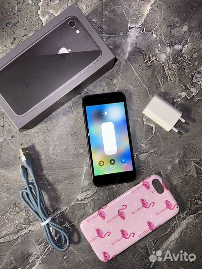 iPhone 8, 64 ГБ