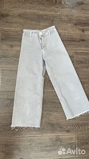 Продам одежду для девочки пакетом 134-140