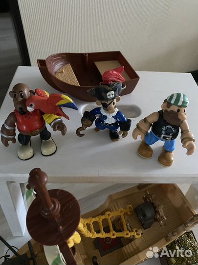 Пиратский корабль игрушка