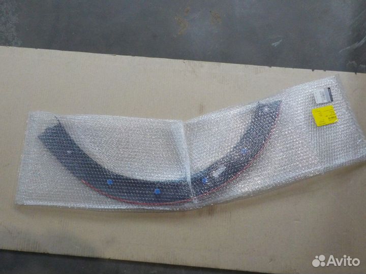 Накладка арки колеса передняя правая Рено Сандеро