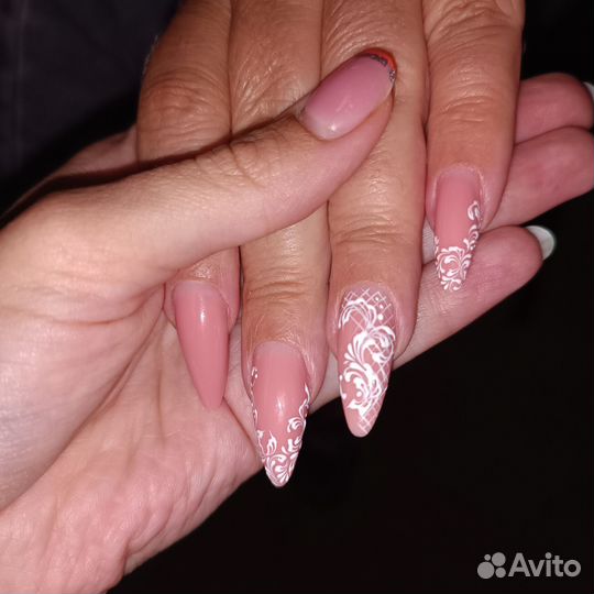 Маникюр и педикюр