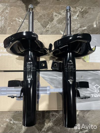 Амортизаторы передние на Ford Focus 3