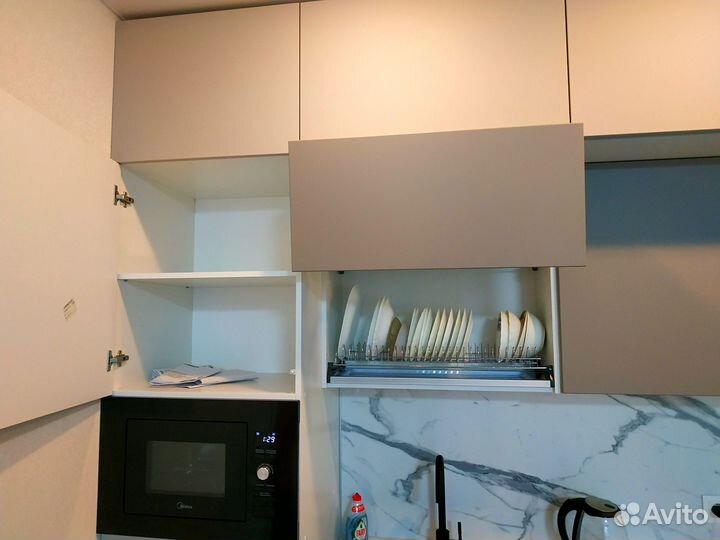 Кухонный гарнитур. Техника в подарок