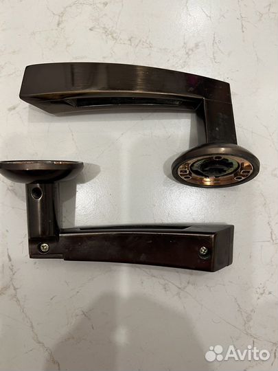 Дверная ручка