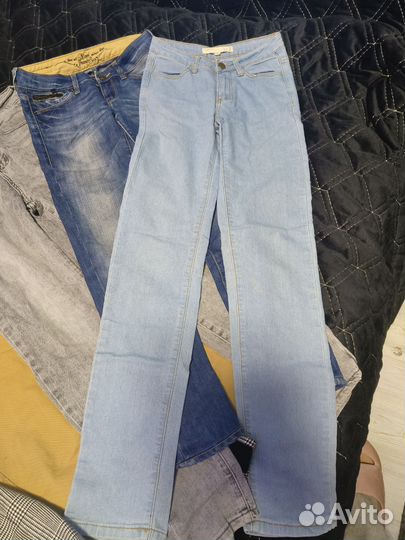 Пакетом джинсы-брюки размер 25 (XS)