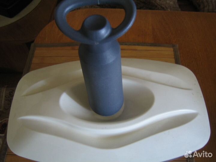 Вакуумный контейнер пищевой с насосом (Швейцария)