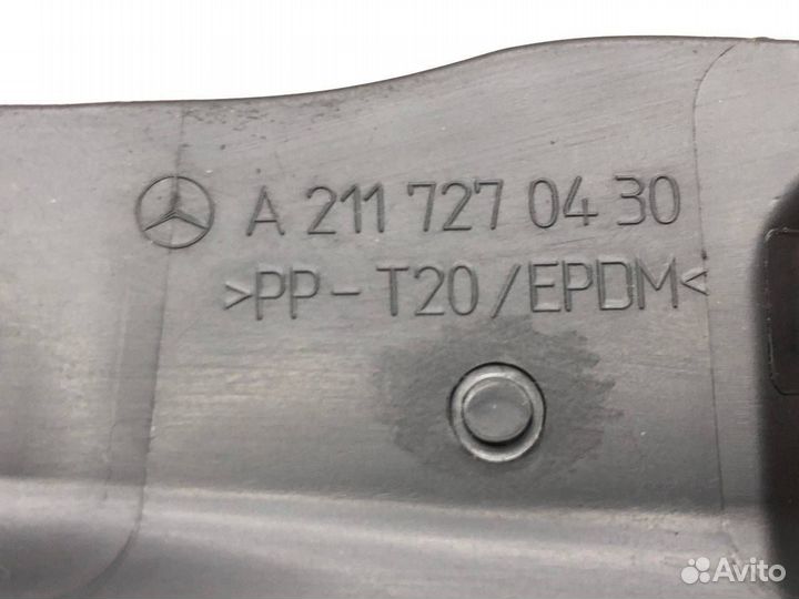 Накладка двери Mercedes W211
