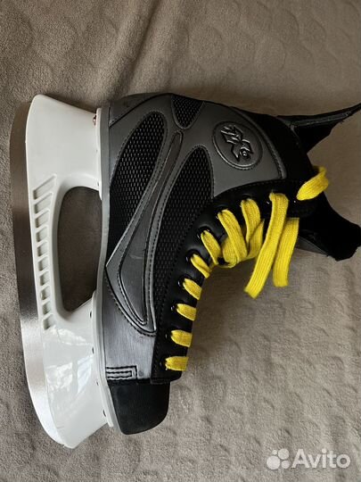 Коньки хоккейные 43 размер