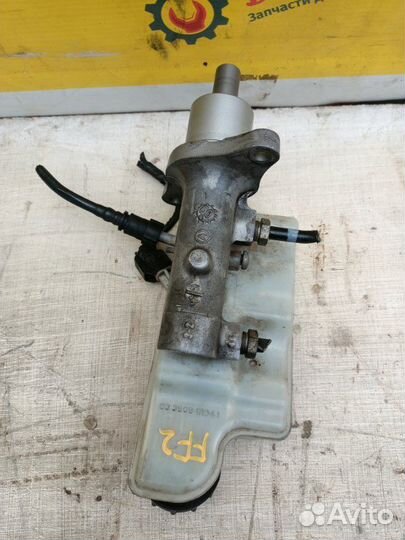 Главный тормозной цилиндр Ford Focus 1.6 shda 2010