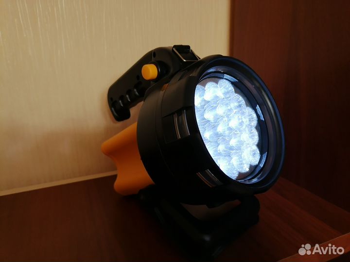 Продам фонарь аккумуляторный светодиодный