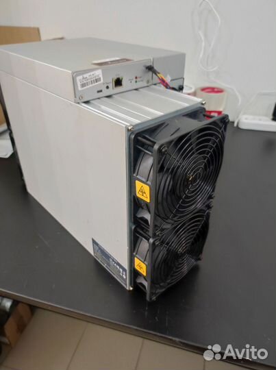 Asic майнер Bitmain Antminer S19