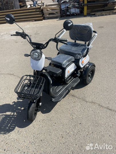 Электрический трицикл новый