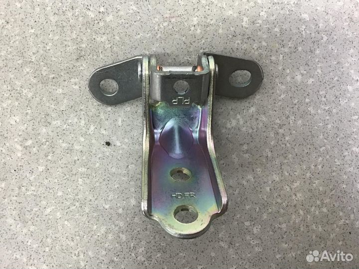 Петля двери задней правой нижняя Hyundai Solaris 2