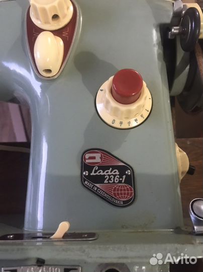 Швейная машина Чайка