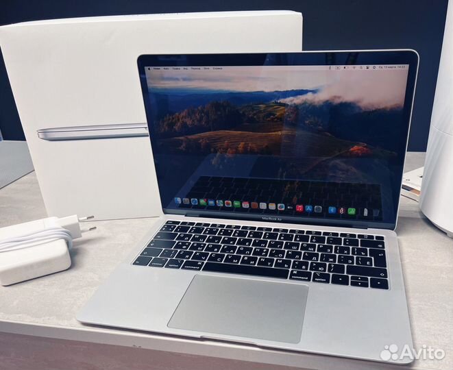 Apple MacBook Air 13-inch 2018