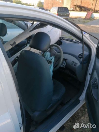 Toyota Vitz 1.0 AT, 2000, битый, 100 000 км