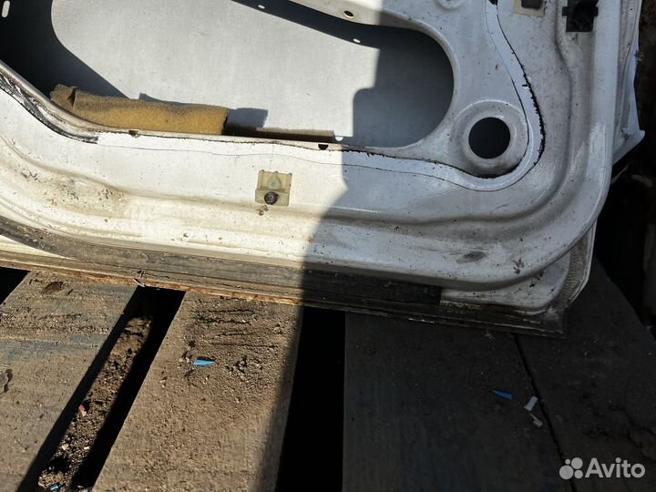 Дверь задняя левая Ford Mondeo 2 1994-2000