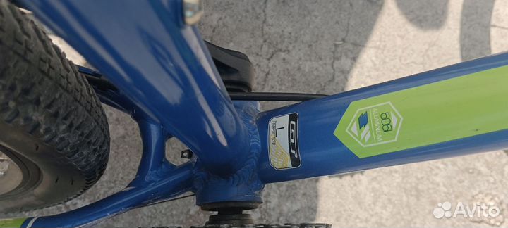 Cannondale Catalyst, 3M. GT aggressor comp L
