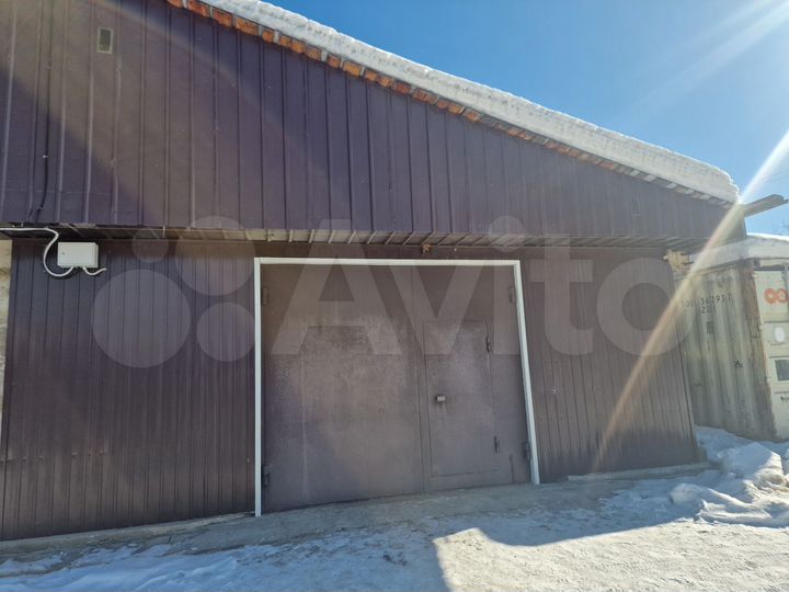 Гараж, > 30 м²