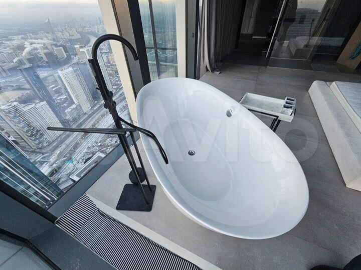 Аукцион: 2-к. апартаменты, 117 м², 66/77 эт.