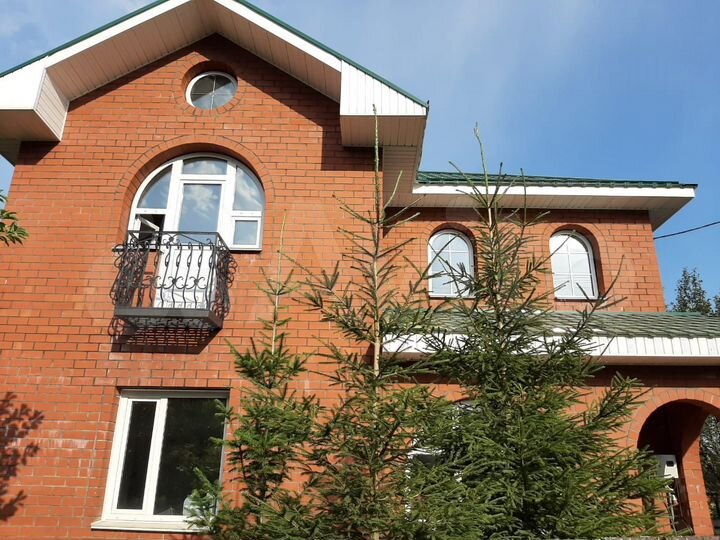 Дом 230 м² на участке 55 сот.