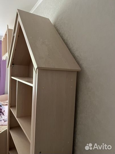 Книжный шкаф домик