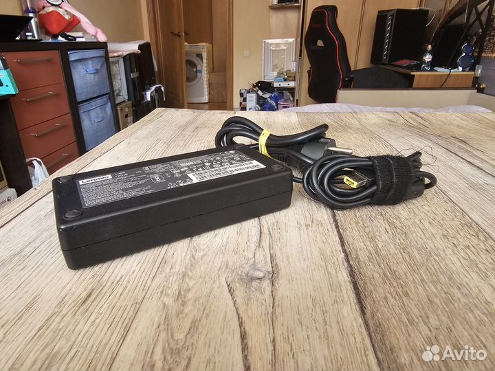 Блок питания Lenovo 170W прямоугольный
