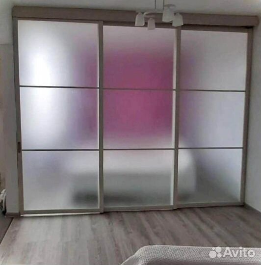 Стеклянная перегородка