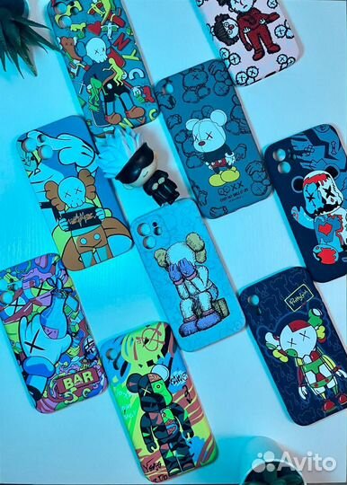 Чехол на iPhone 11 13 Luxo Kaws