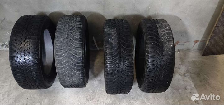 Bridgestone Blizzak Spike-01 205/60 R16