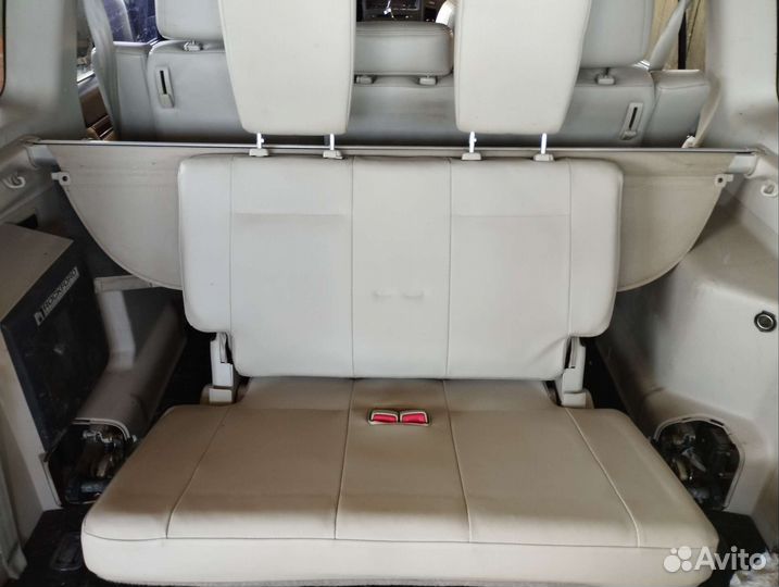 Третий ряд сидений Паджеро 4