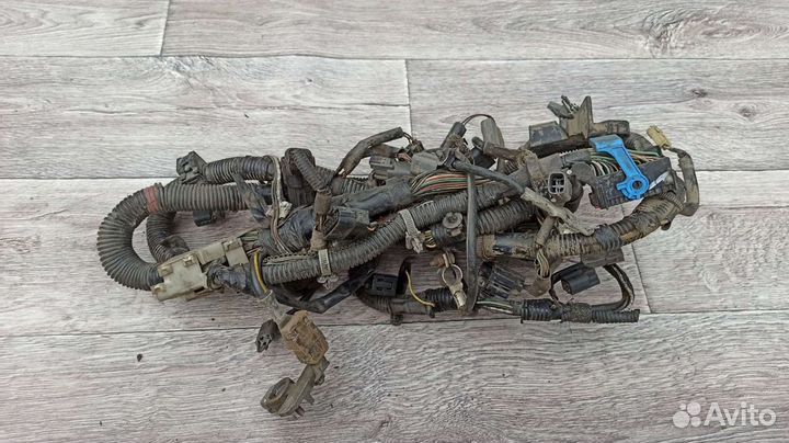 Проводка под капотом Mazda 3 bk