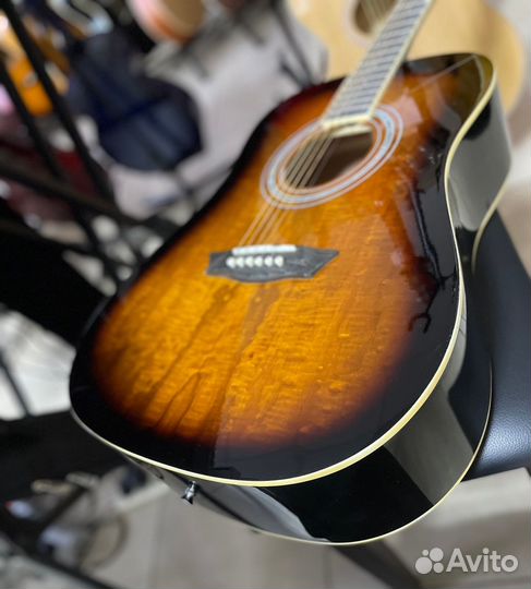 Акустическая гитара Washburn
