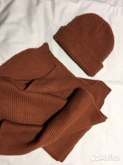 Большой из шерсти шарф и шапка Pull&Bear