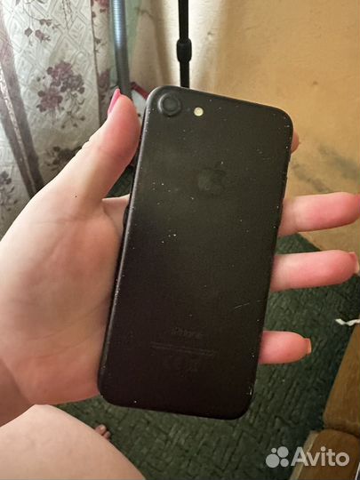 Телефон iPhone 7
