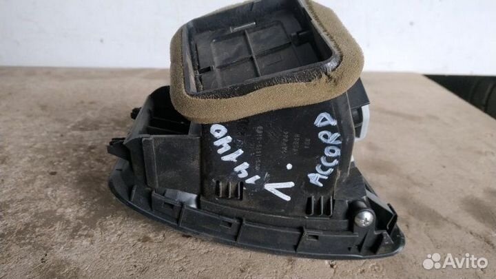 Дефлектор воздушный левый Honda Accord 7 2003-2008