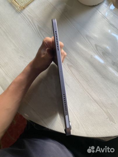 iPad air 5 2022 m1 64 wi fi (1 год гарантии)