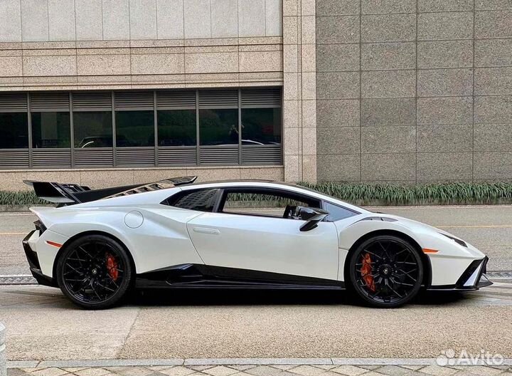 Lamborghini Huracan 5.2 AMT, 2022, 10 км