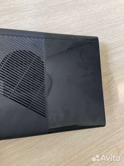 Xbox 360 E не прошитый