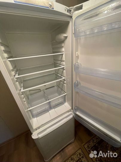 Холодильник бу indesit