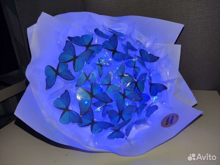 Букет из бабочек светящийся