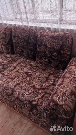 Диван роритетный сделанный в 50 годы