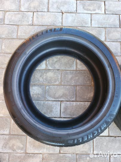 Michelin Pilot Sport 4 S 255/40 R20 и 285/35 R20 104Y