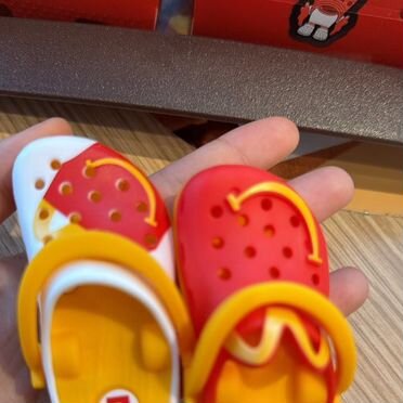 Брелок crocs McDonald's