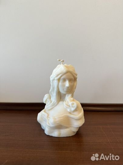 Свеча статуэтка девушка