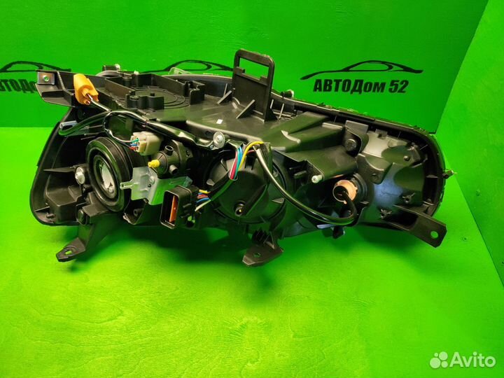 Фара Mitsubishi Outlander XL 09-13 галоген рест