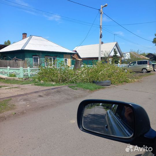 Обрезка деревьев, спил деревьев по частям