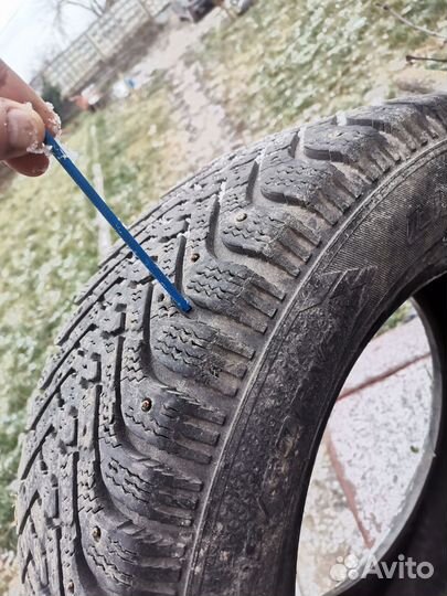 Goodyear UltraGrip 500 235/60 R16